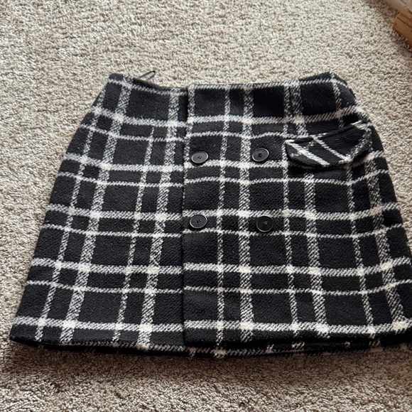 Romeo & Juliet Couture Dresses & Skirts - Romeo & Juliet Couture Black and White Checkered Mini Skirt